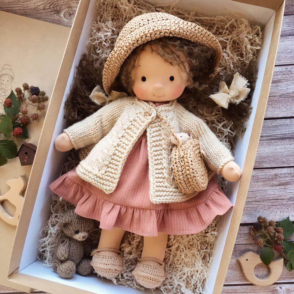 Handgefertigte Waldorf-Kuschelpuppe - Kuschelfreund für Kinder